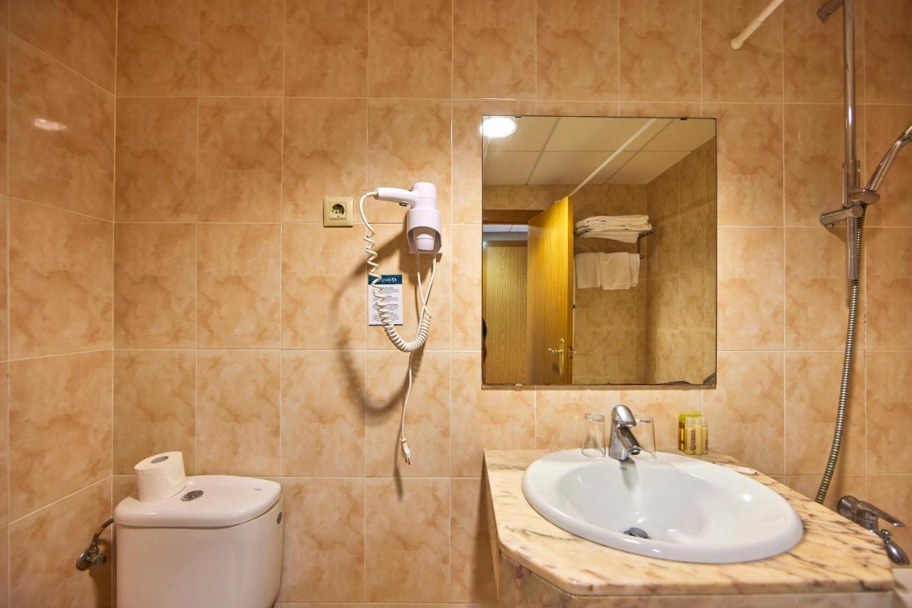 Double or Twin Room Pool View