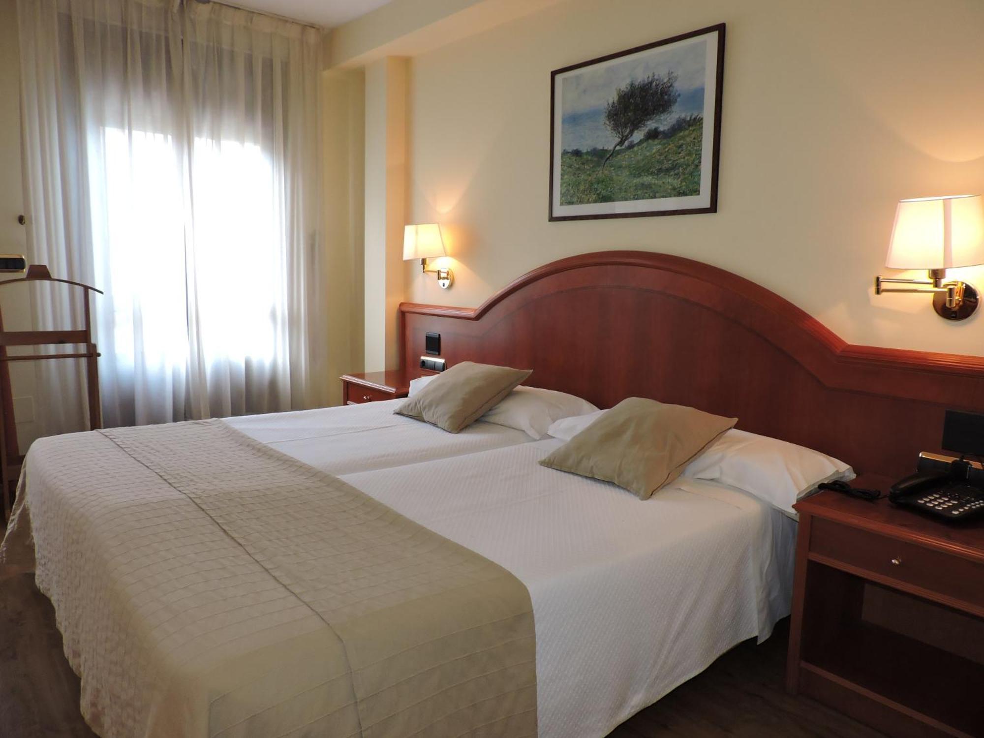 Double or Twin Room,1260862162:JPEG