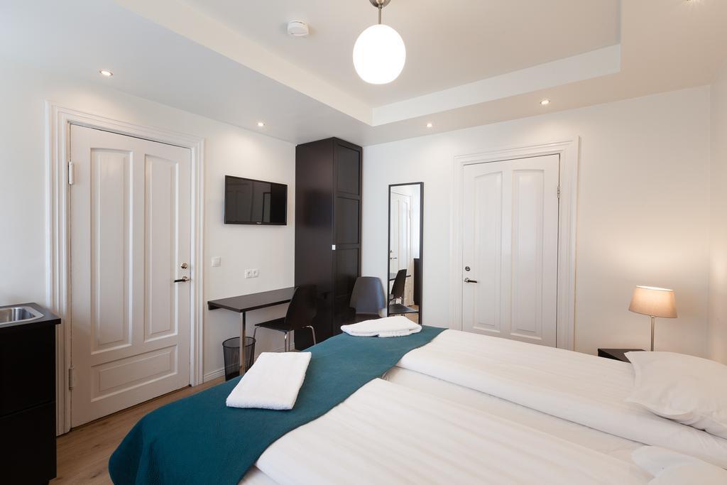 Double or Twin Room Private Bathroom