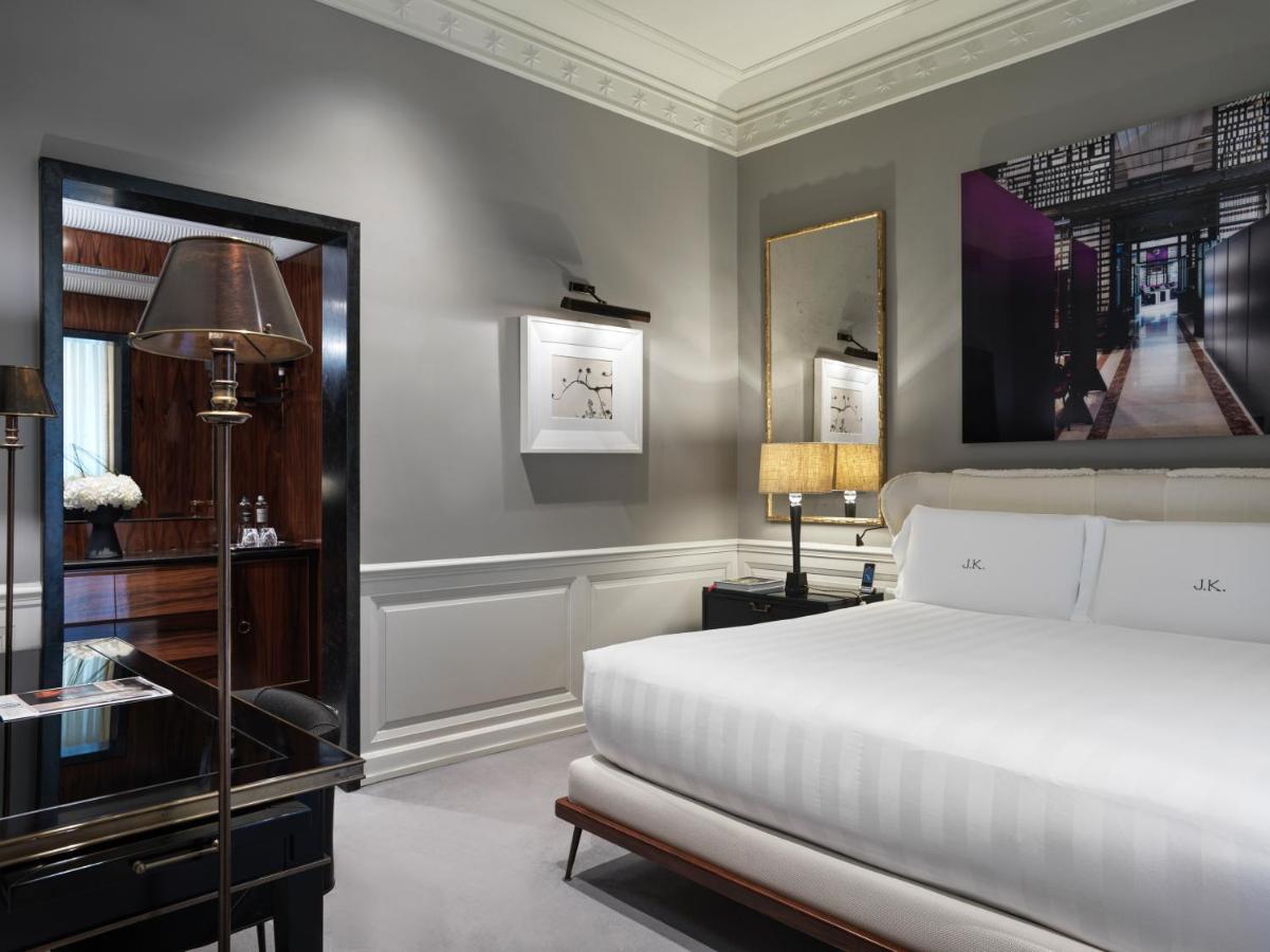 JKDeluxe Room