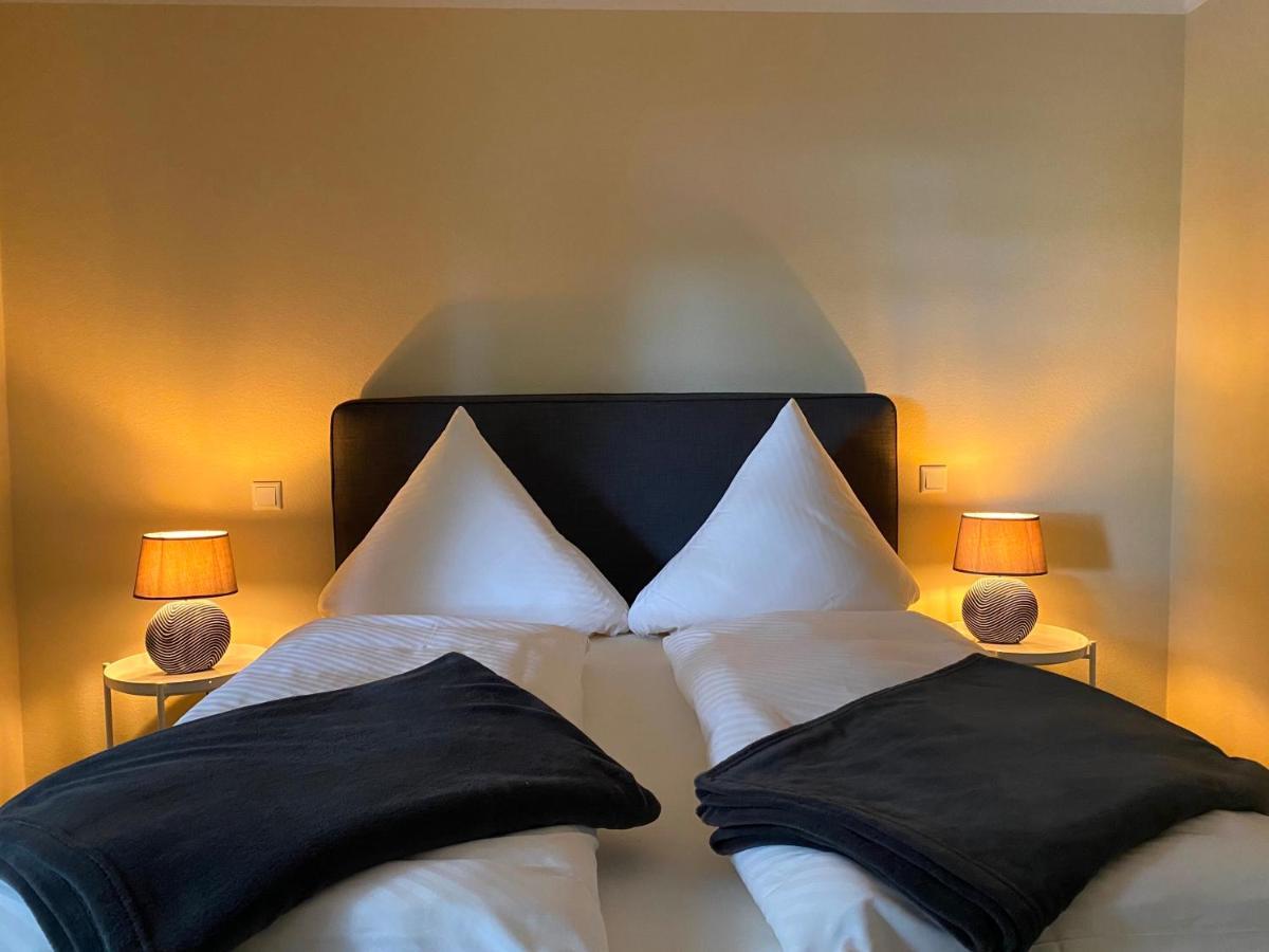 One-Bedroom Apartment,1254607174:JPEG