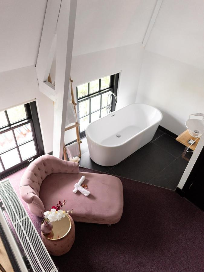 King Suite Bath
