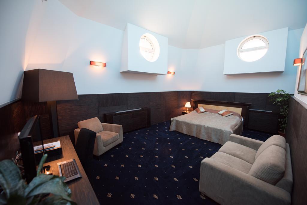 Presidential Suite,126390894:JPEG
