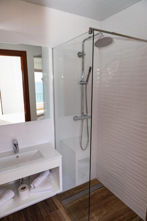 Triple Room Front Sea View,1685069983:JPEG