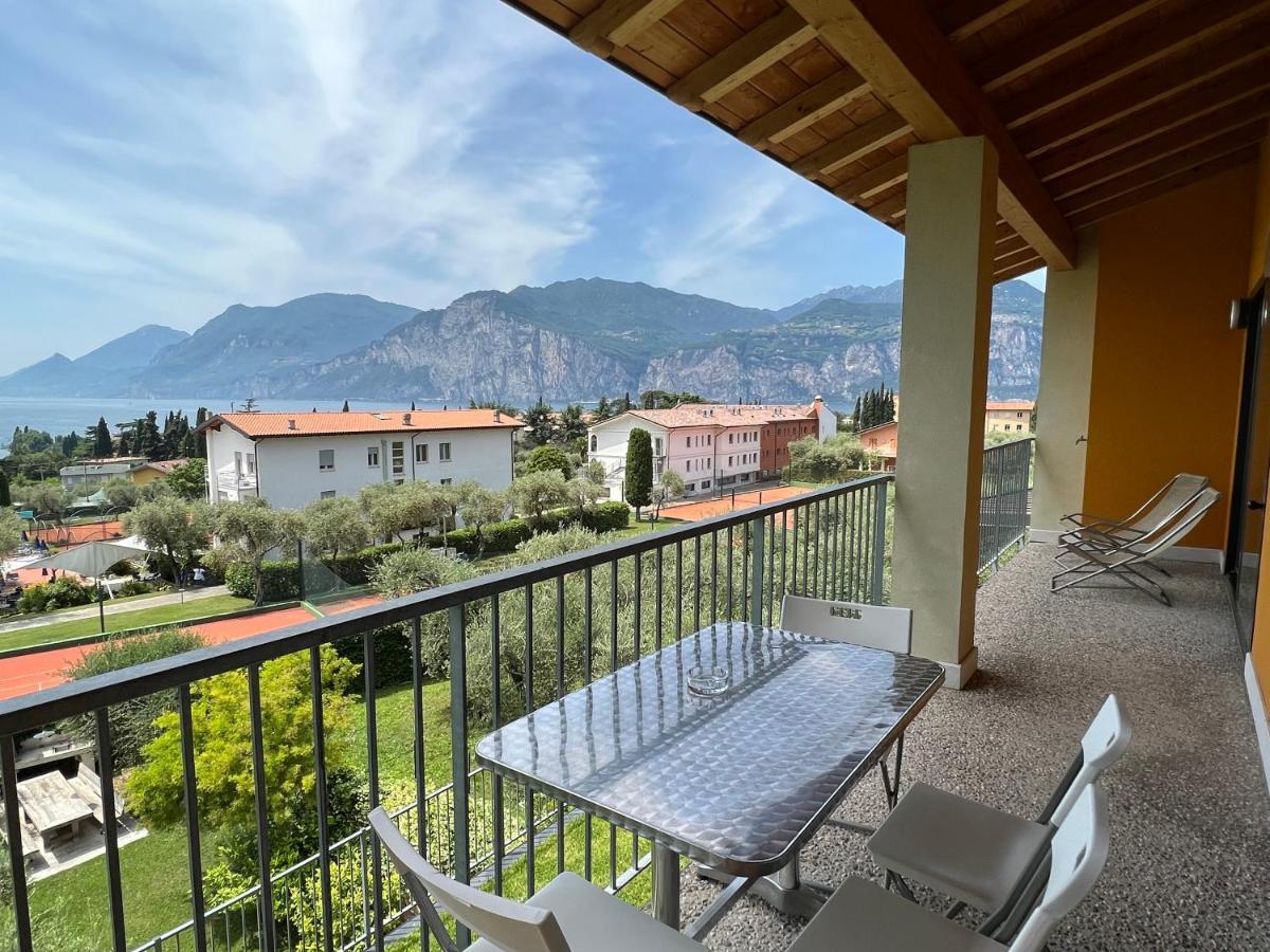 One-Bedroom Apartment Lake View