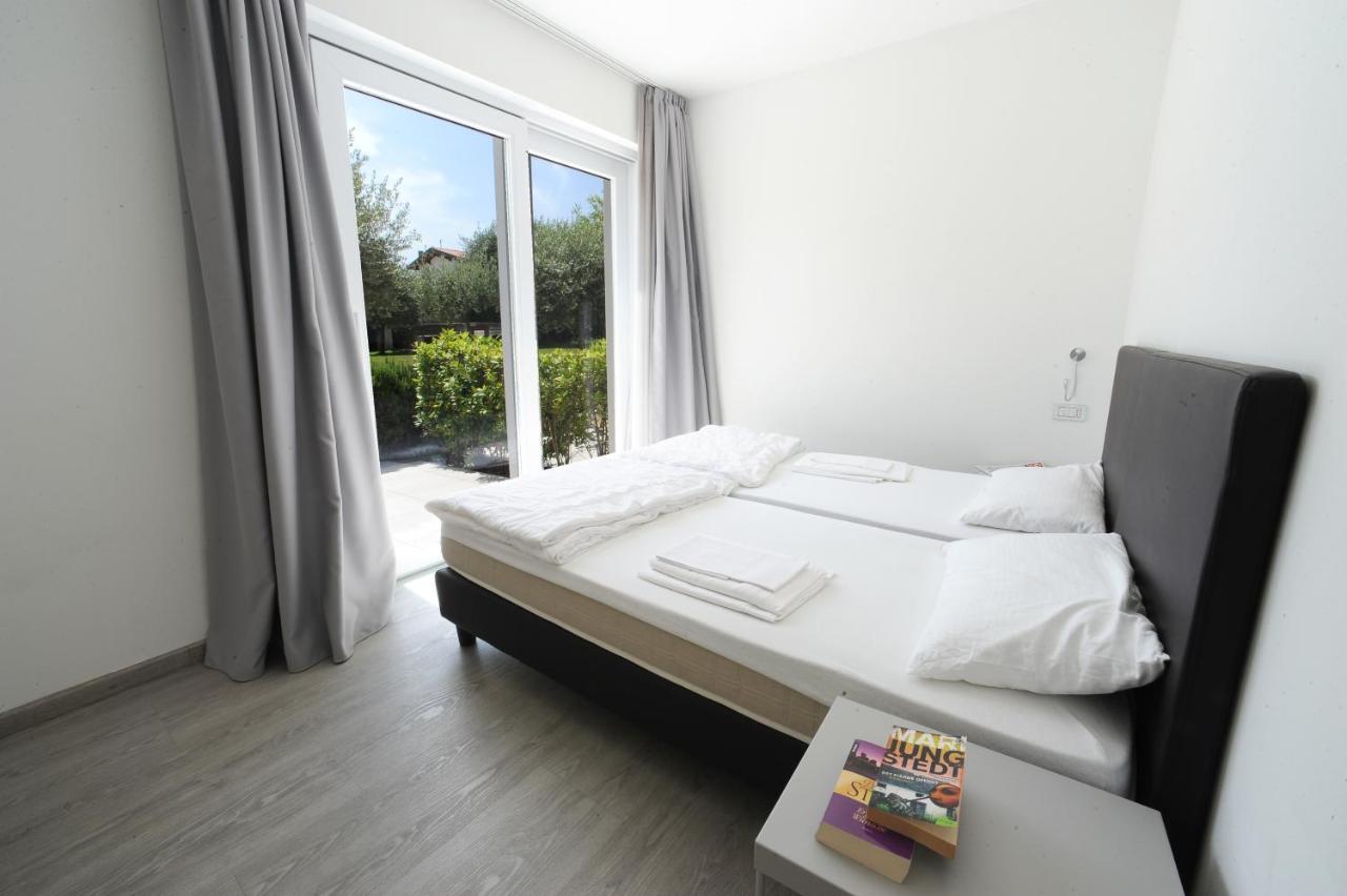 Two-Bedroom Apartment direct access to the garden