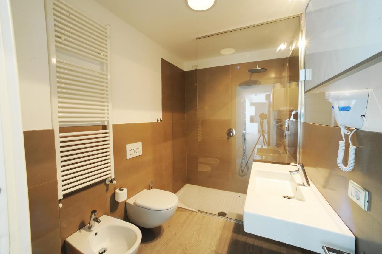 Two-Bedroom Apartment direct access to the garden