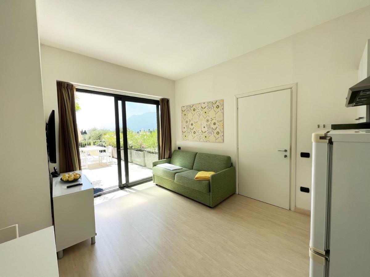 One-Bedroom Apartment,1263384604:JPEG