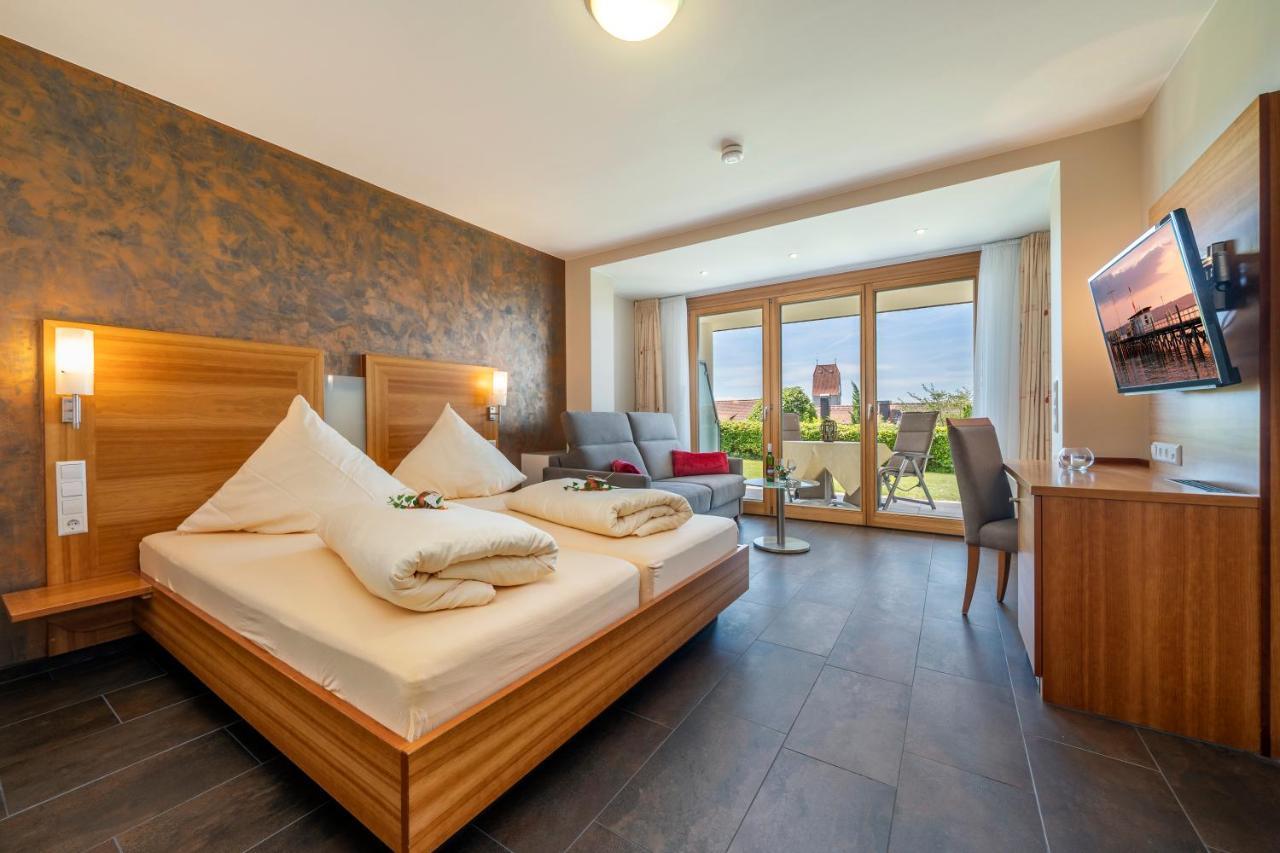 Comfort Double Room Terrace facing Garden No Lake View