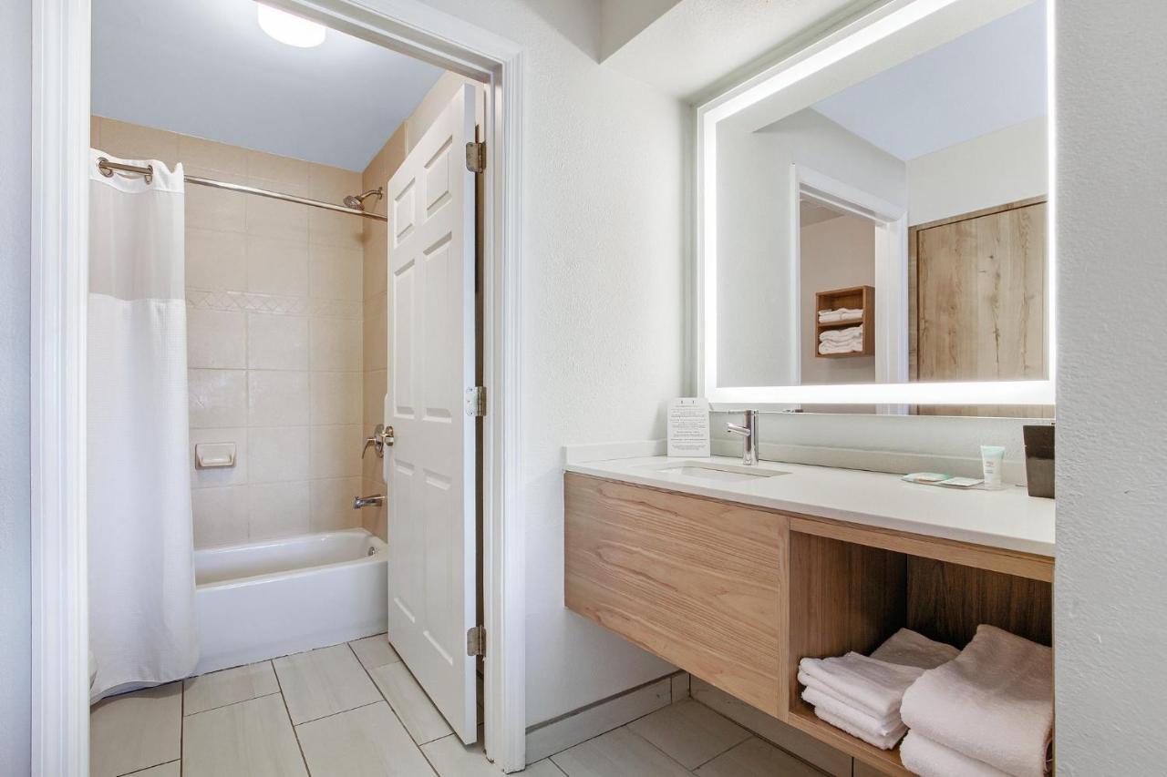Two-Bedroom Suite,1263462157:JPEG