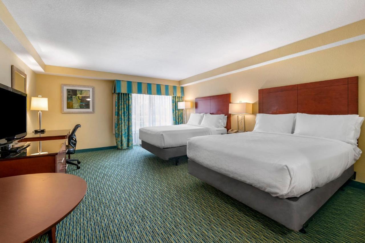 Standard Queen Room with Two Queen Beds