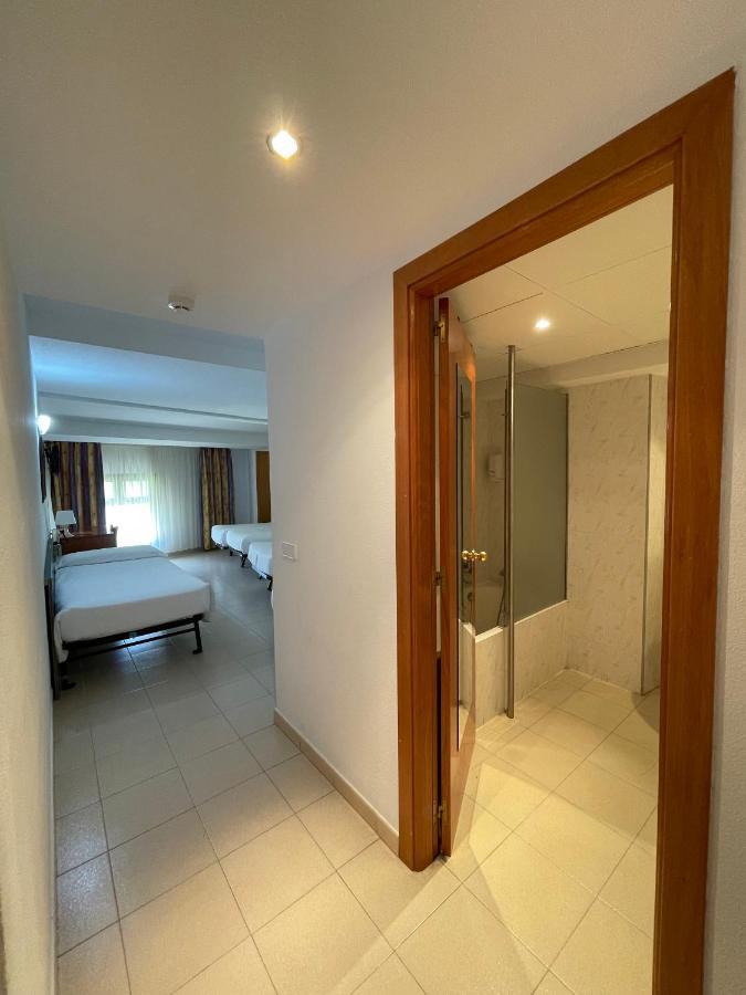 Family Room,1263773920:JPEG
