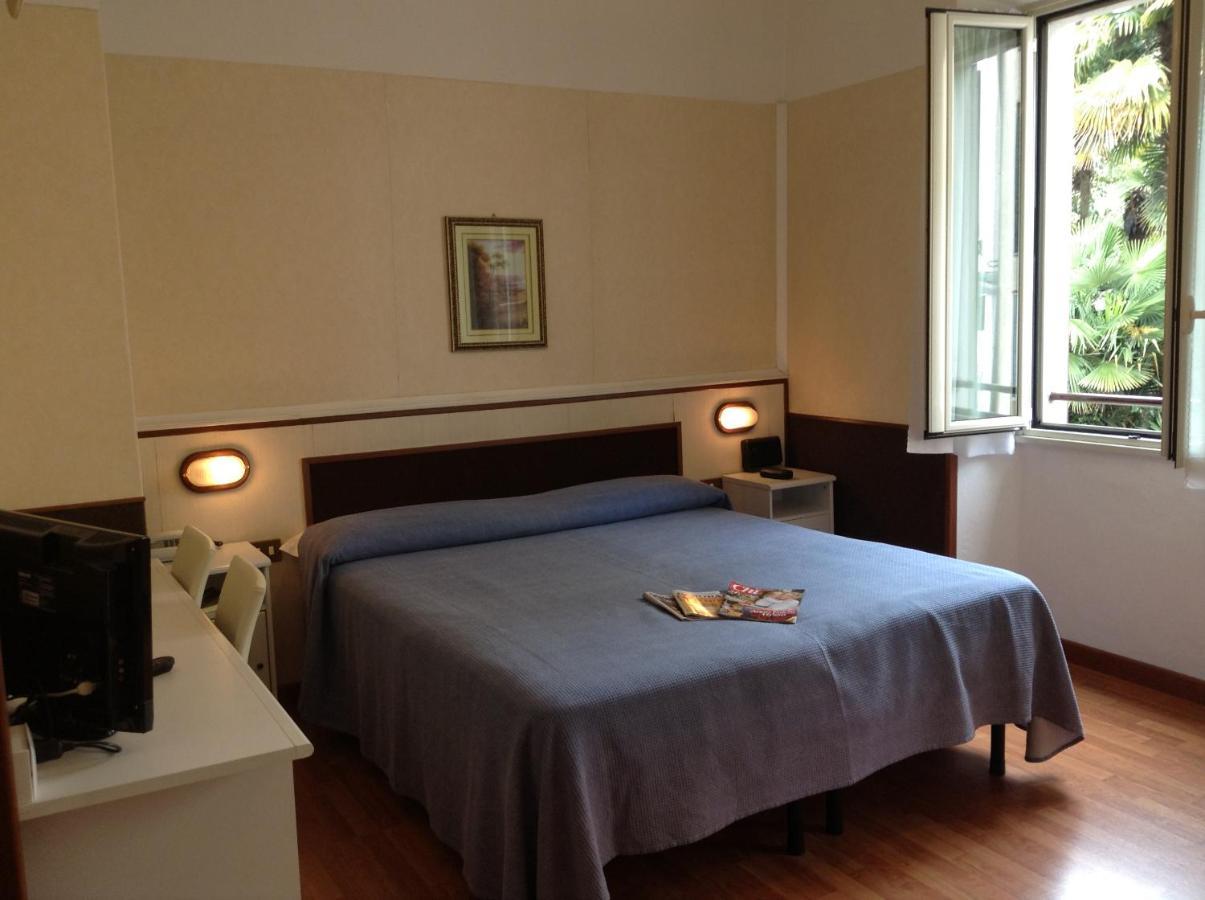 Standard Double Room,703020289:JPEG