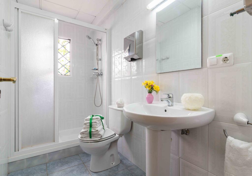 Habitación Doble con baño compartido