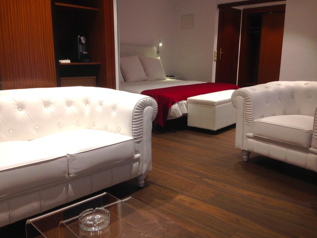 Junior Suite Fireplace Spa Access