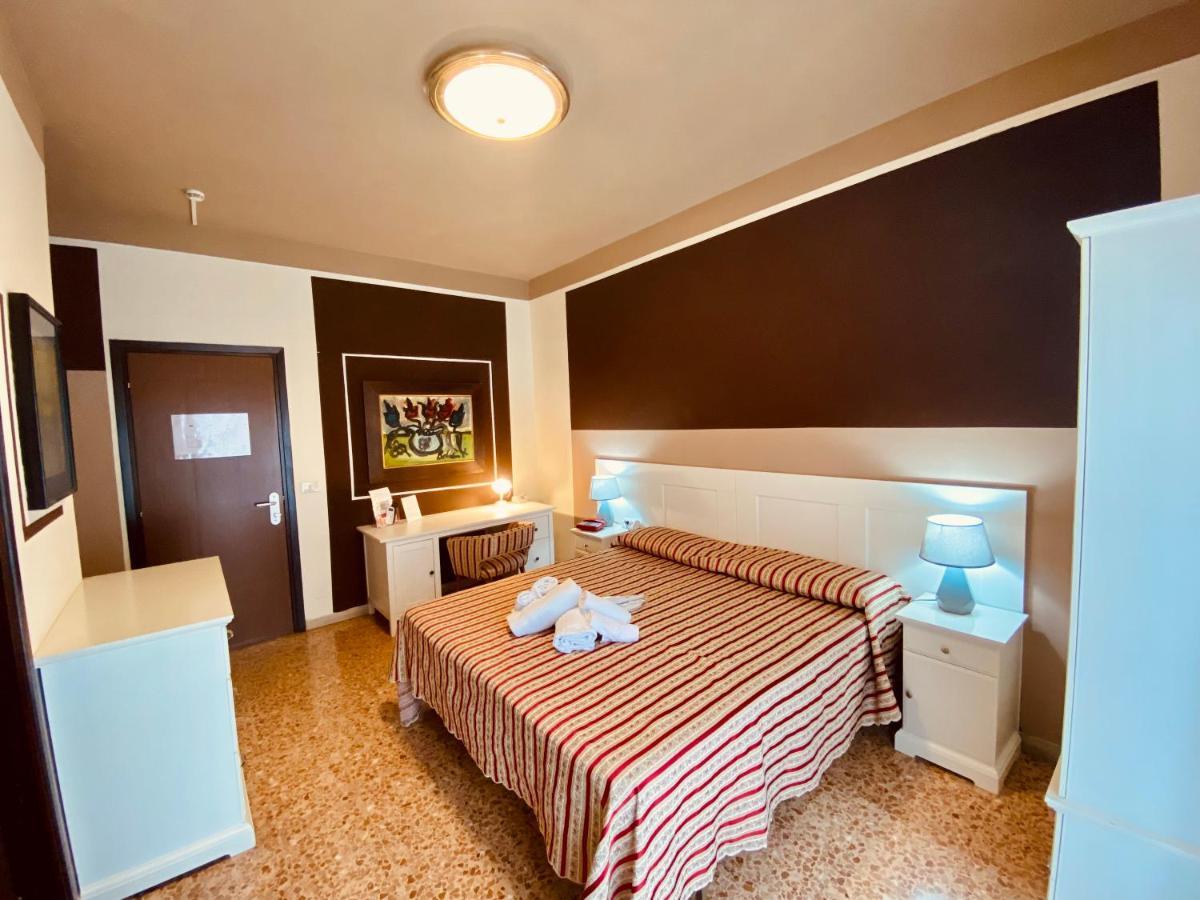 Double Room,58446562:JPEG