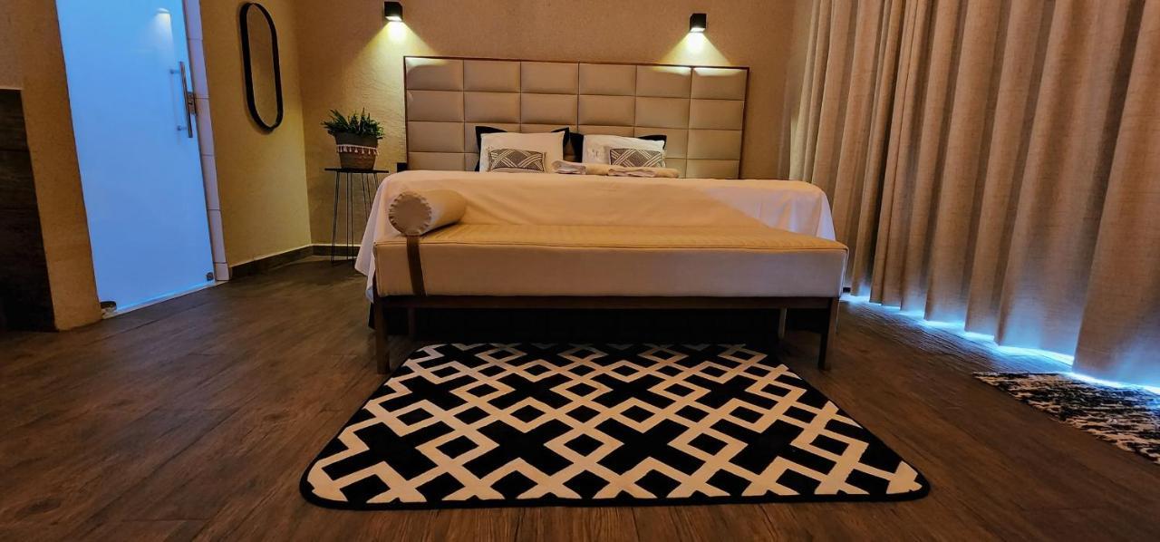 Deluxe Suite Spa Bath