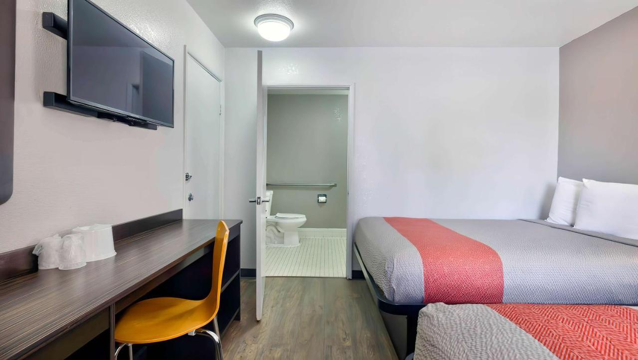 Quadruple Room Disability Access,1264167988:JPEG
