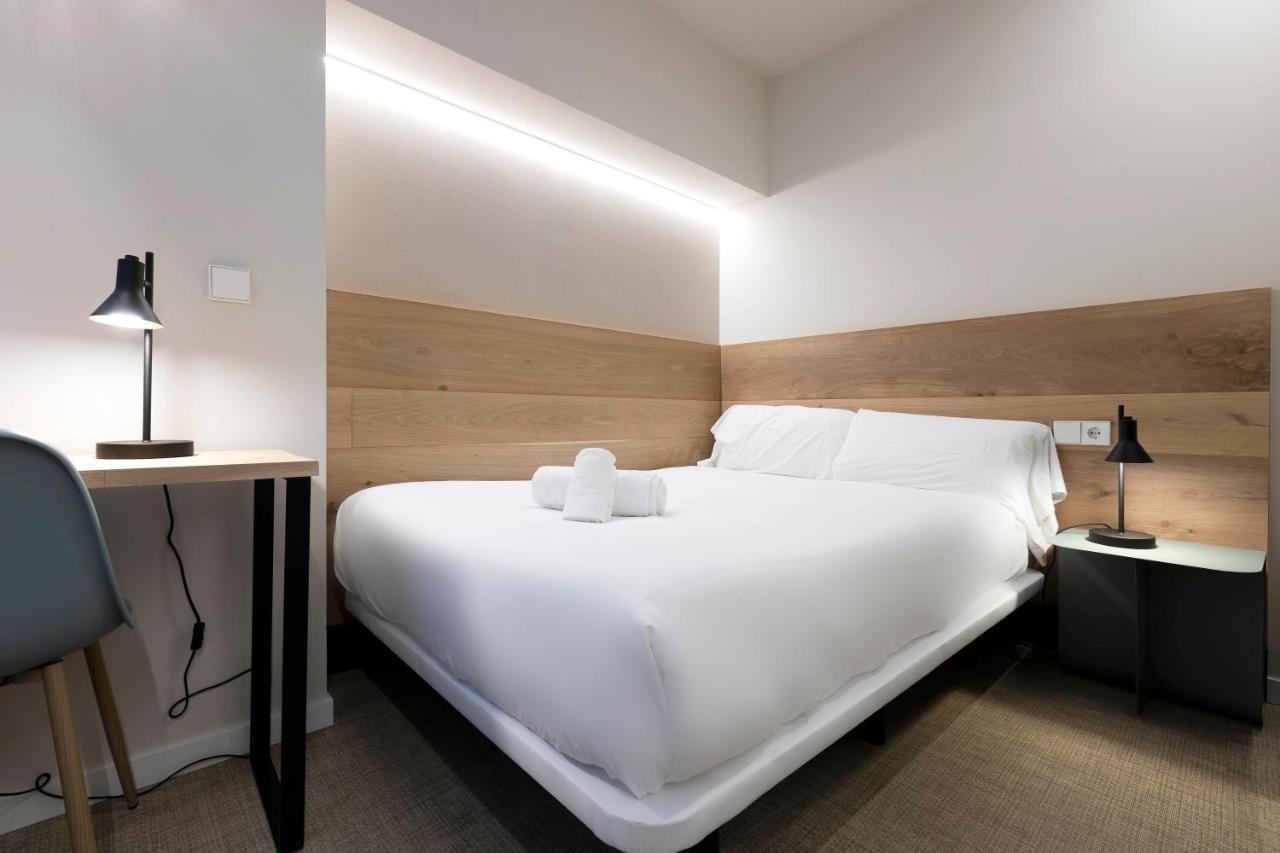 Small Double Room,1264179019:JPEG