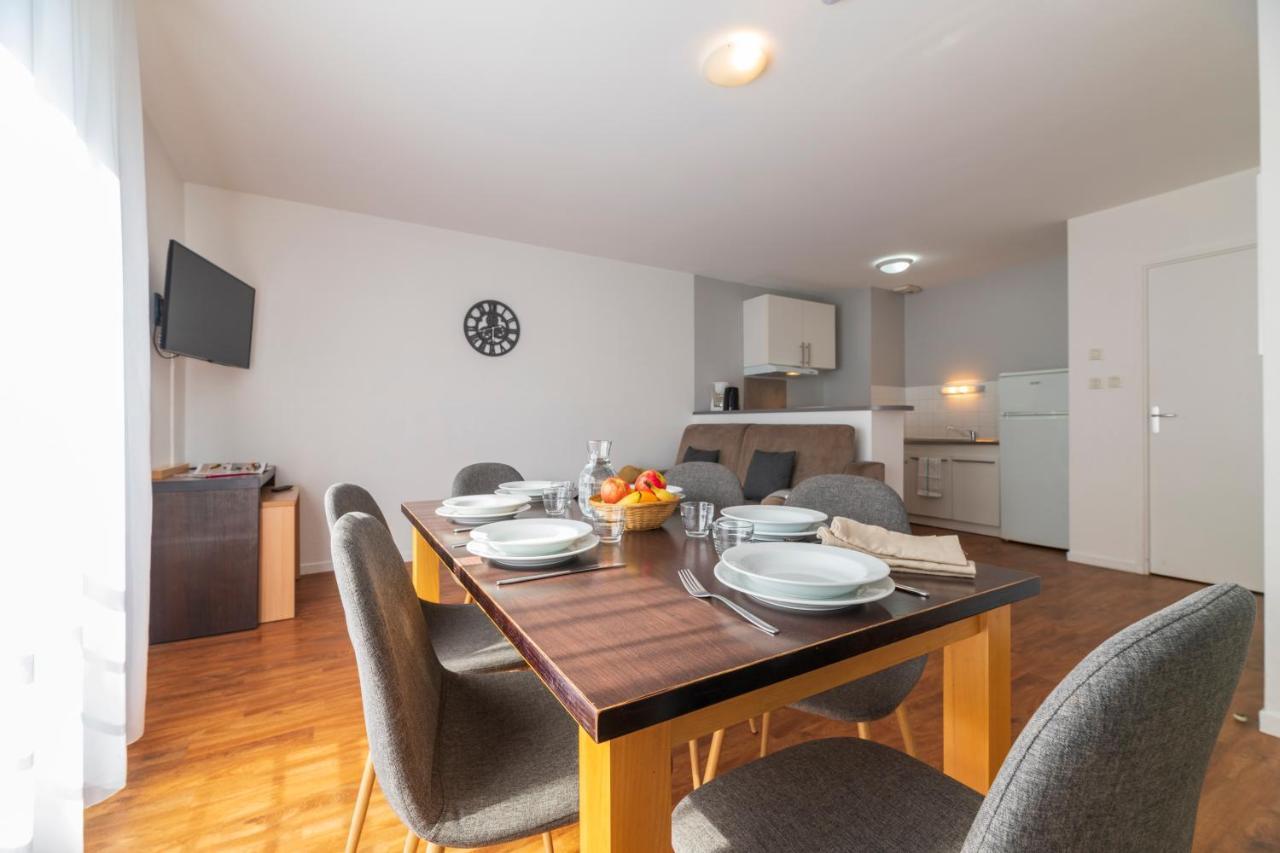 Apartment Kitchenette