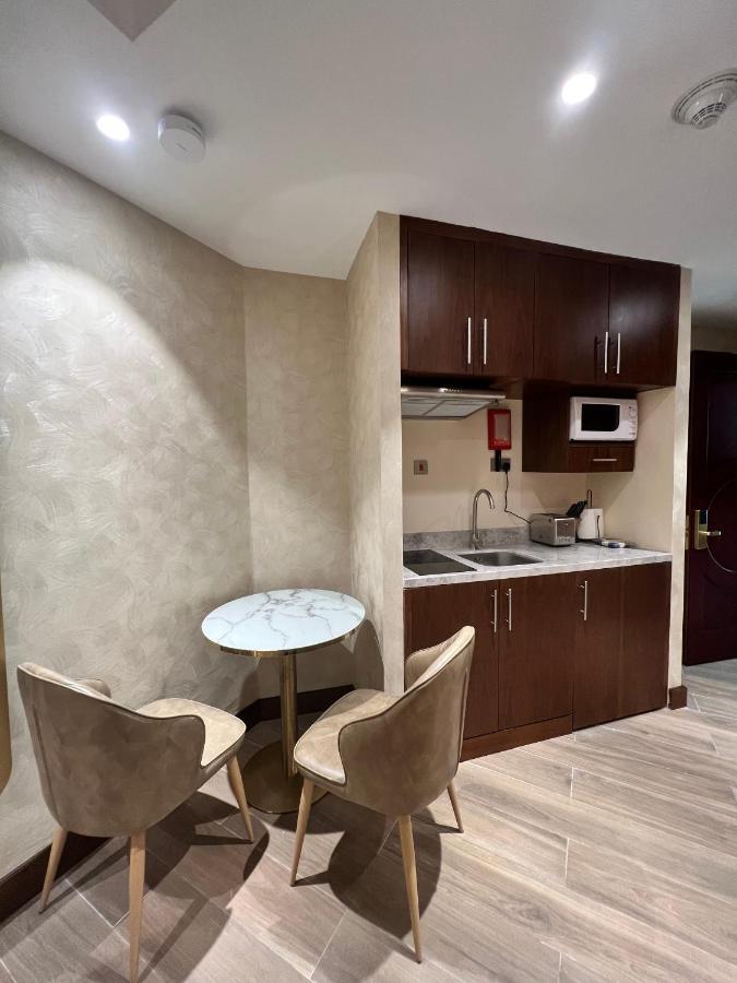 Executive Studio