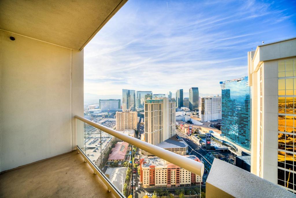 Elite 1BR Suite Strip View Balcony