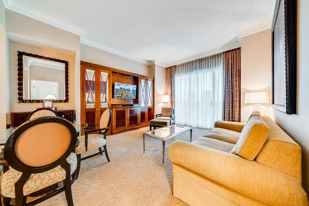 Suite 1 Chambre Elite avec Balcon - Vue sur Strip
