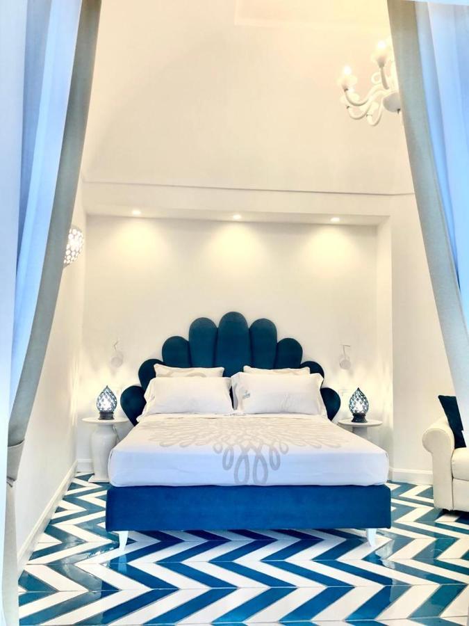 Deluxe Suite Spa Bath