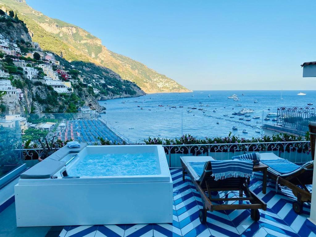 Executive Suite outdoor Spa Bath