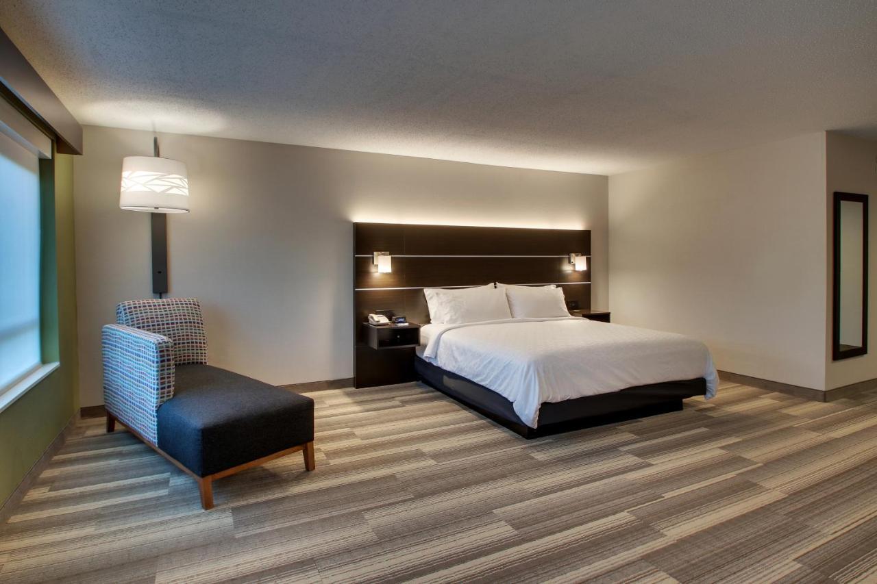 Standard King Room with Extra Floor Space