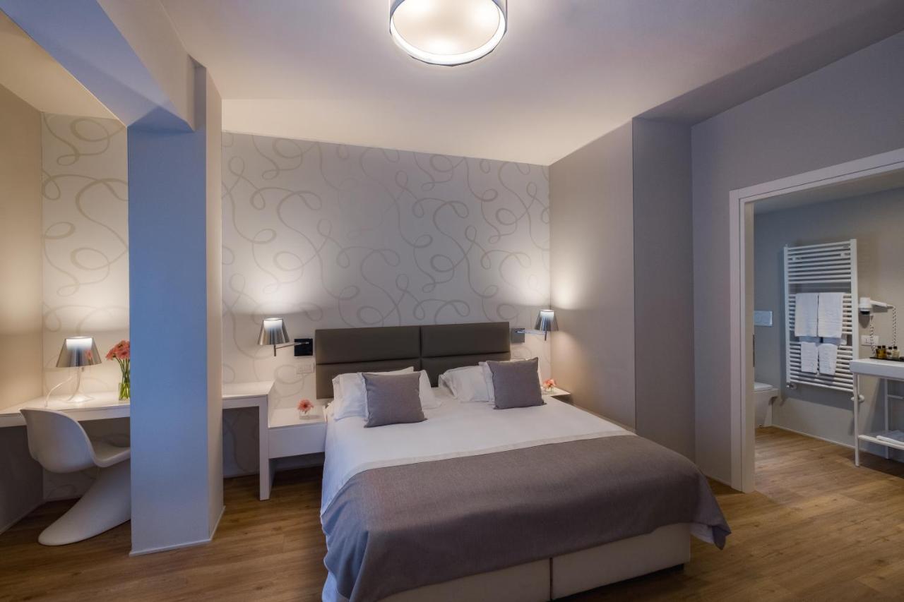 Deluxe Room,1271637109:JPEG