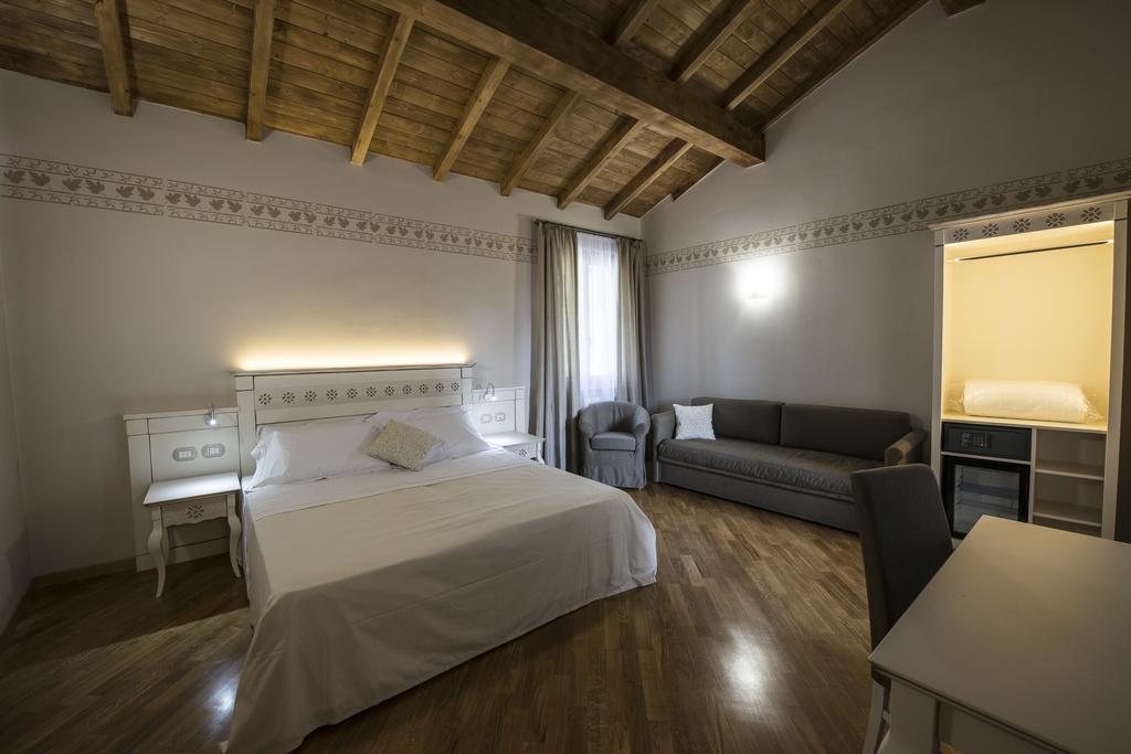 Deluxe Double or Twin Room,126799110:JPEG