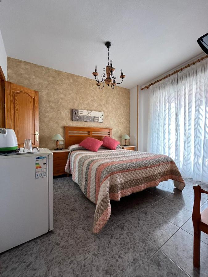 Double or Twin Room Private Bathroom