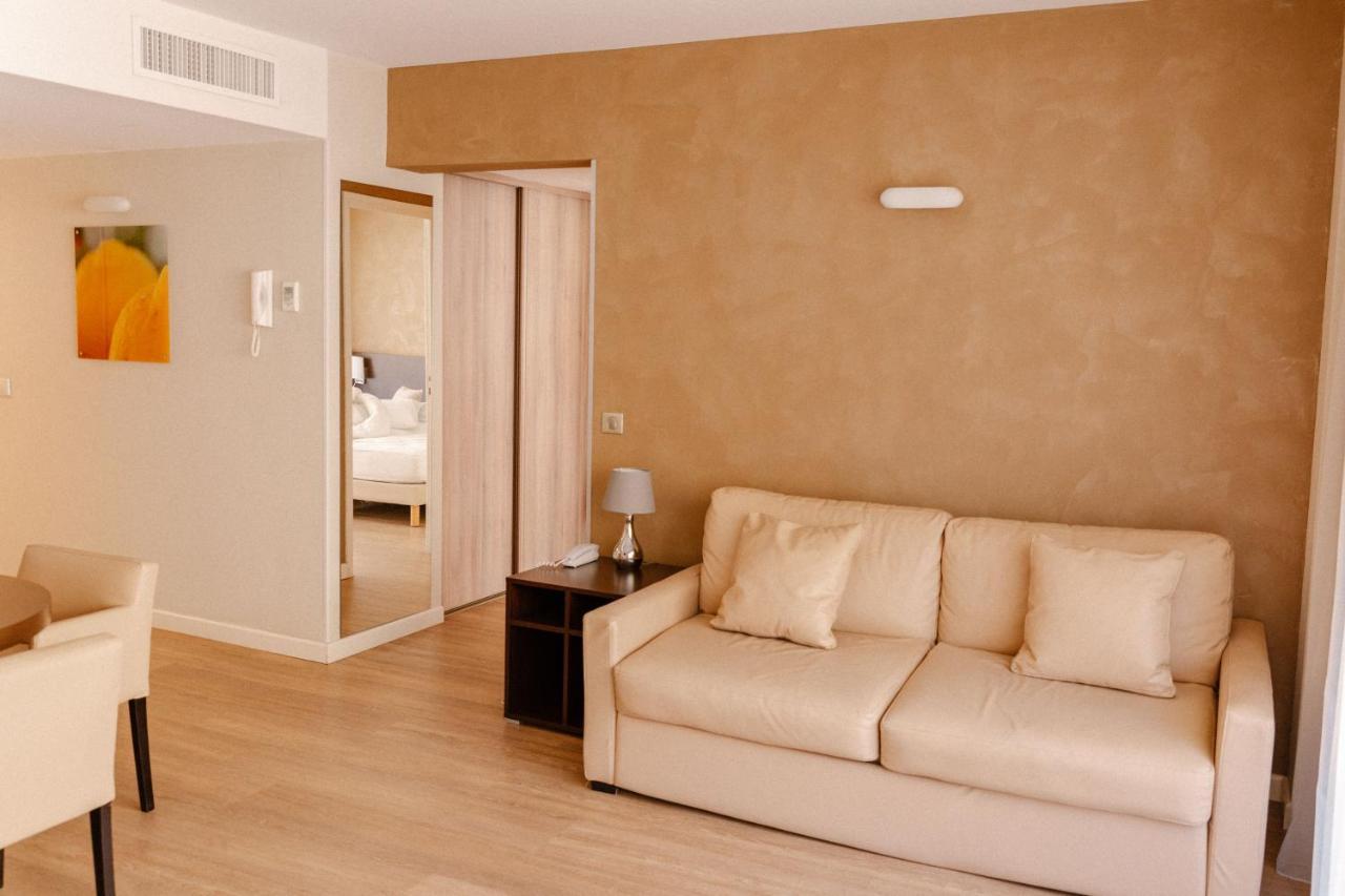 Standard One-Bedroom Apartment Terrace