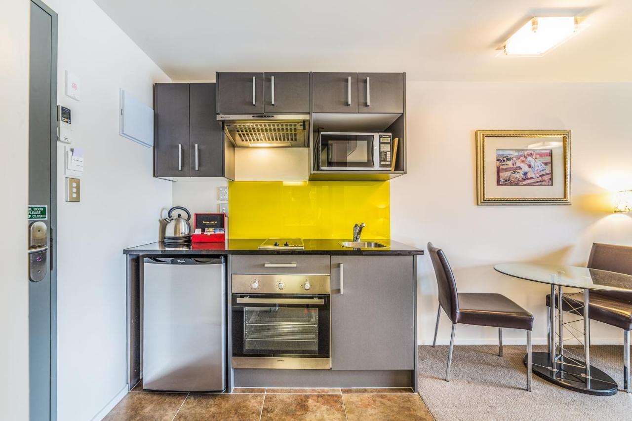 Executive Suite Kitchen