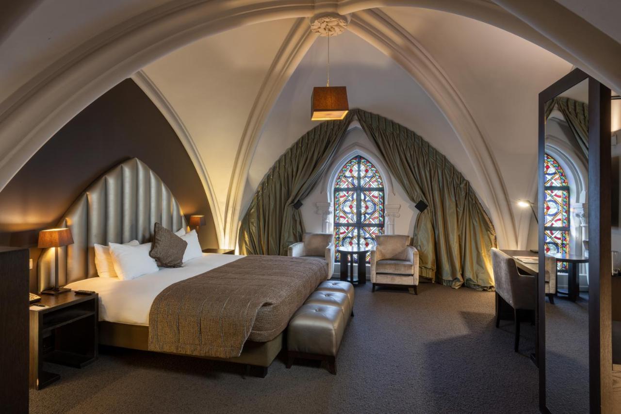 Deluxe Double Room Church area