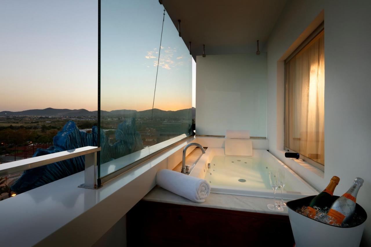 Doppelzimmer Fashion Victim – Eintritt zum Ushuaia Club inklusive