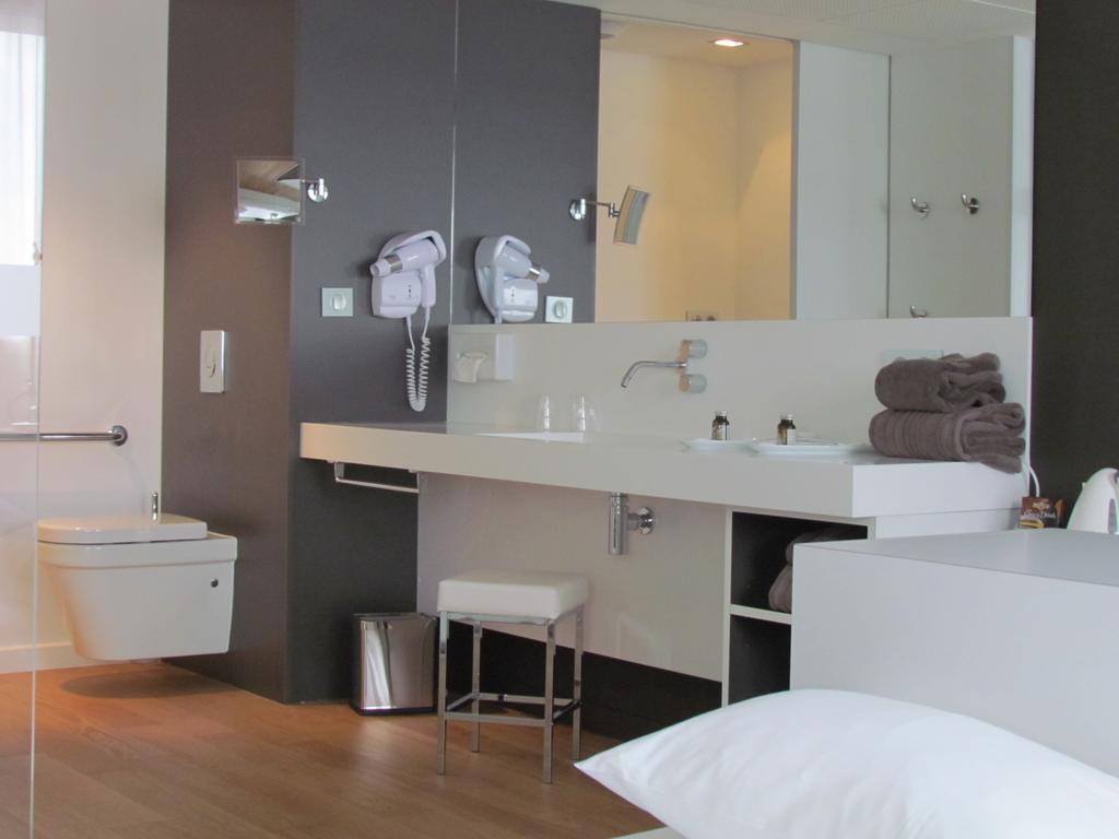 Junior Suite Shower
