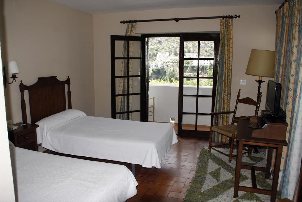 Double Room,126911736:JPEG