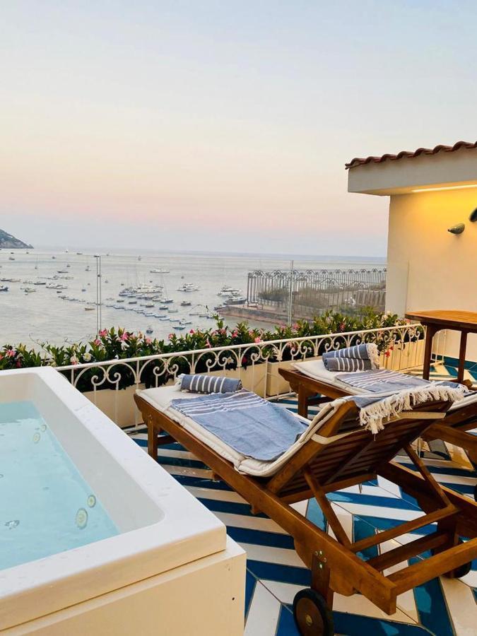 Executive Suite outdoor Spa Bath