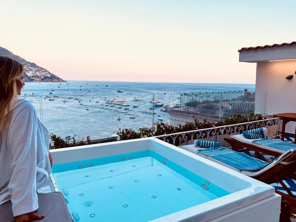 Executive Suite outdoor Spa Bath