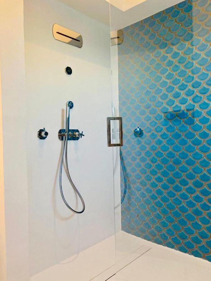 Deluxe Suite Spa Bath