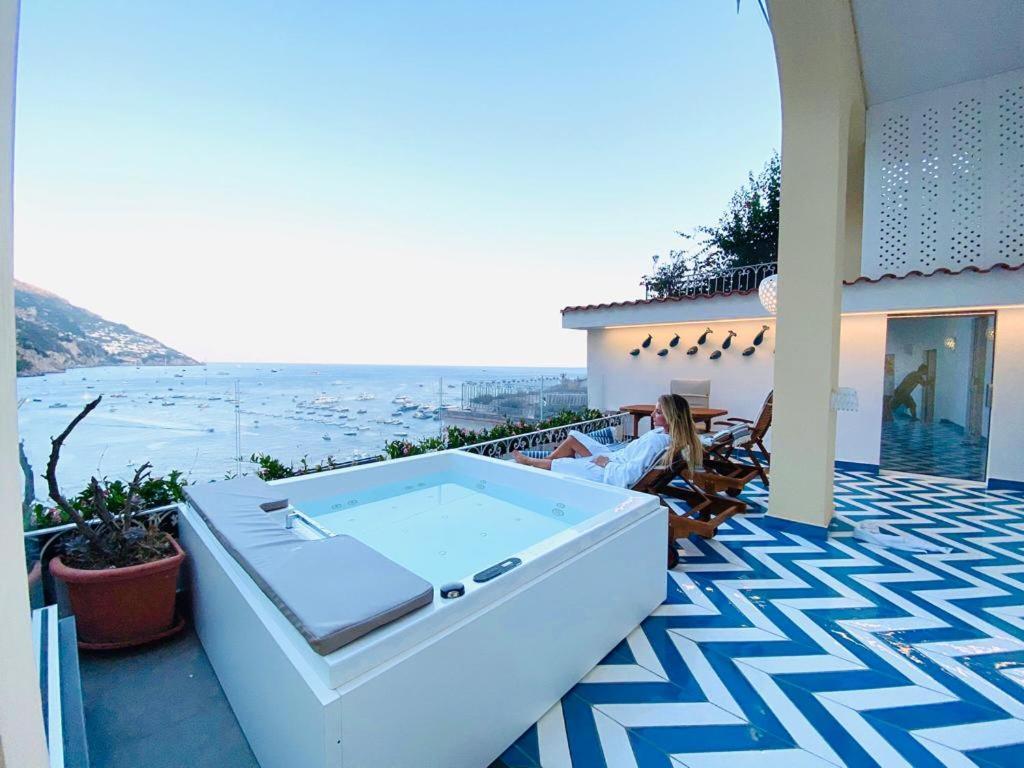 Executive Suite outdoor Spa Bath