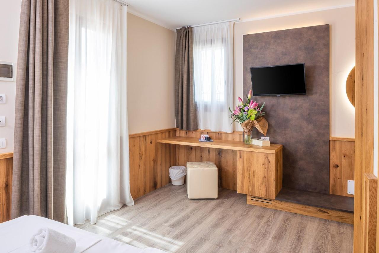 Double or Twin Room Garden View