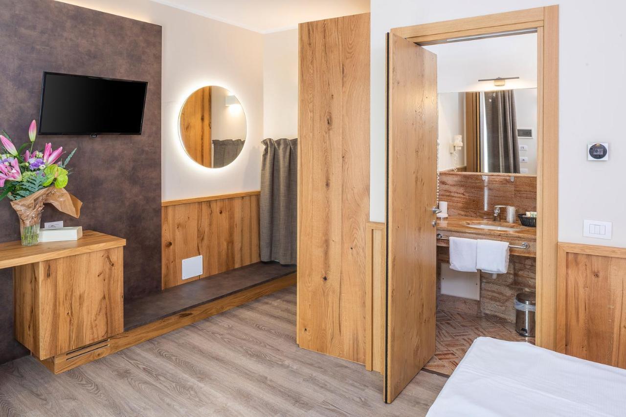Double or Twin Room Garden View