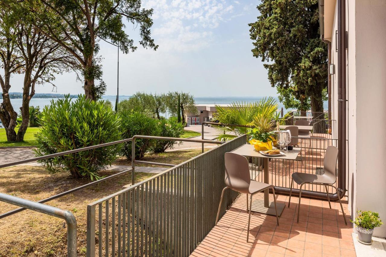 Family Room Garden View