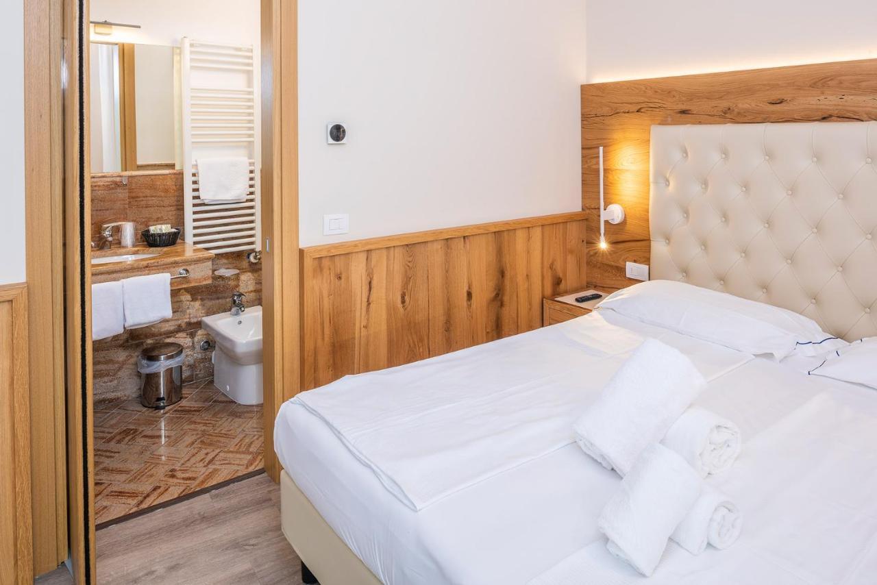 Double or Twin Room Garden View