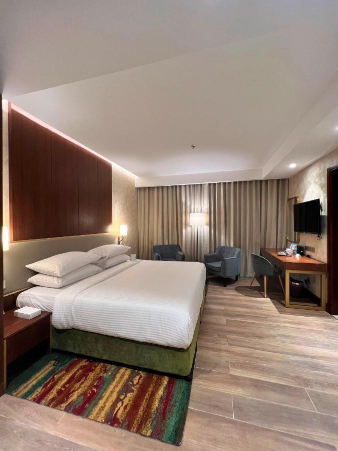 Executive Studio