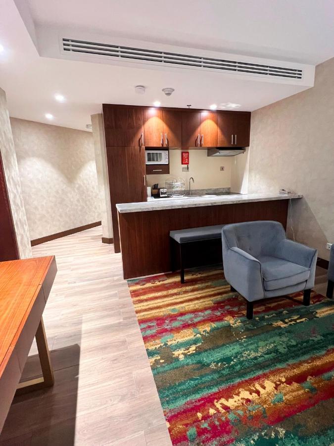 Deluxe One Bedroom Suite