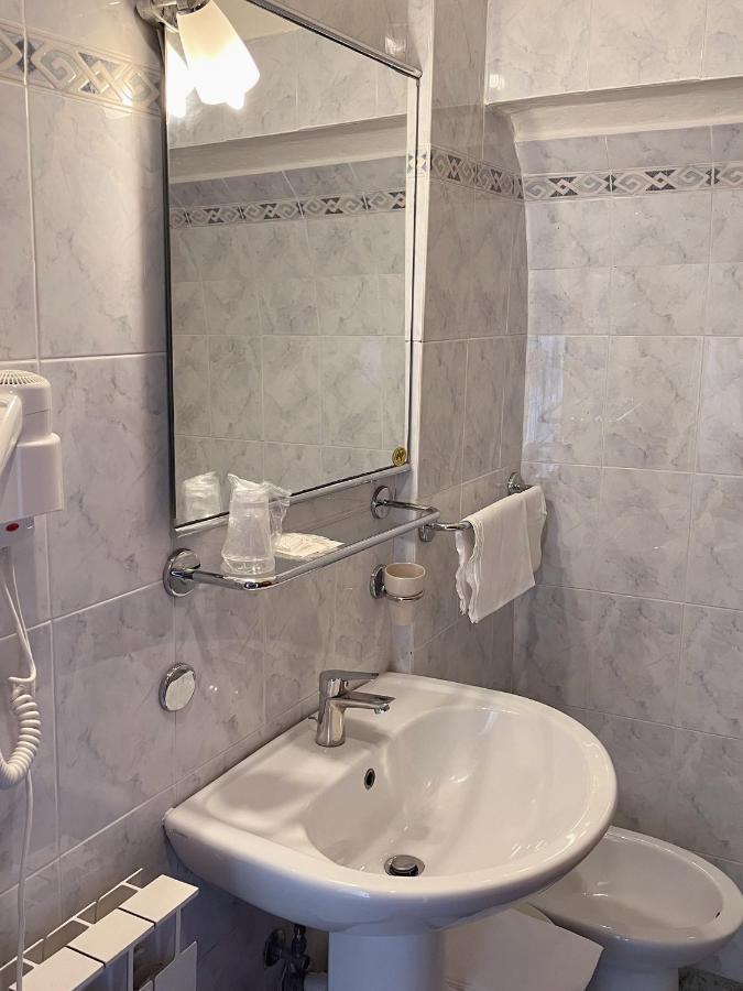 Double or Twin Room,1421471895:JPEG